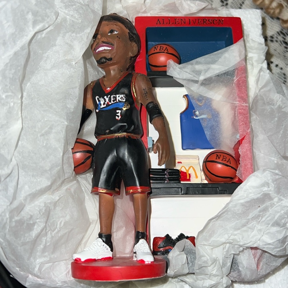 Allen Iverson Collectable Locker Coin Bank PHILADELPHIA 76er's #3 Reebok NIB